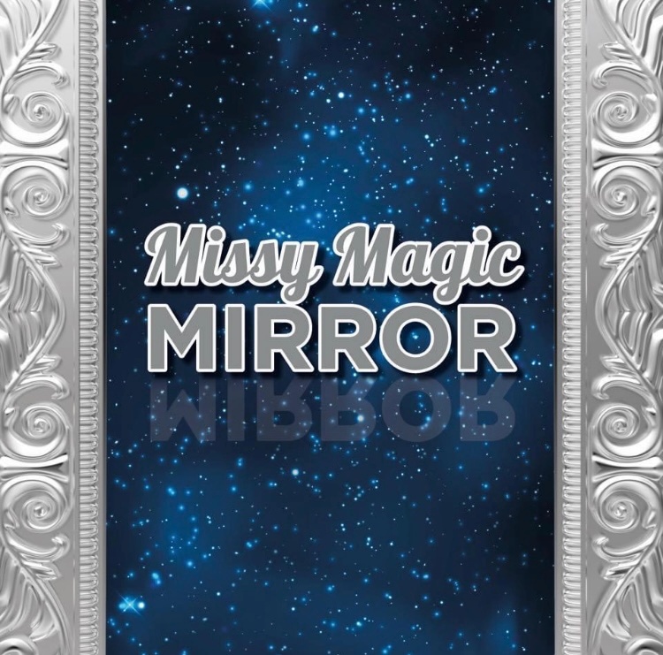 Missy Magic Mirror, selfie pod, selfie booth