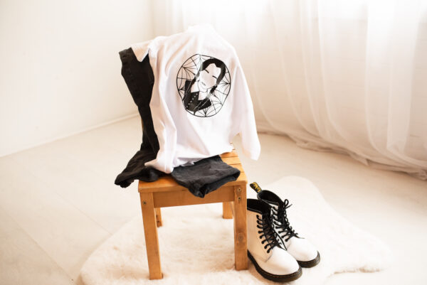 Outfit Inspiration, Nevermore, Wednesday, Photo Party London, DMs, What to Wear, What would wednesday do, white t-shirt,